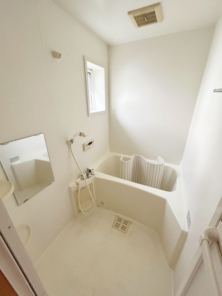 バス・シャワールーム　バスルーム