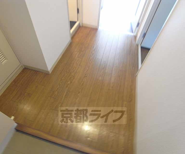 その他部屋・スペース　明るい廊下です。