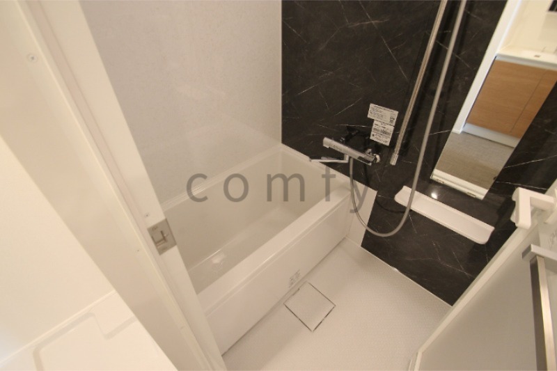 バス・シャワールーム　バスルーム