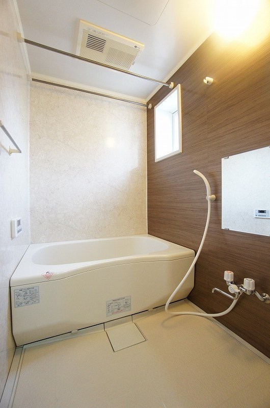 バス・シャワールーム　一日の疲れを癒すバスルームは追い焚き＆浴室乾燥機付き☆