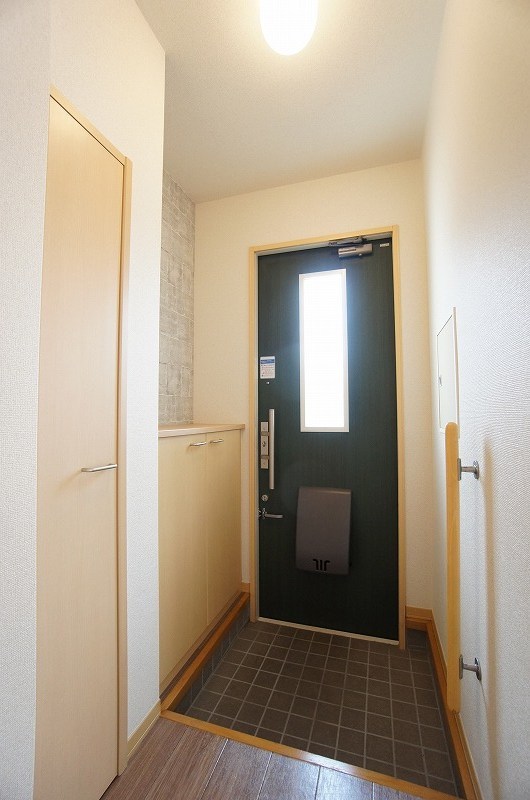 玄関　シューズボックス付きで玄関をスッキリ使えます