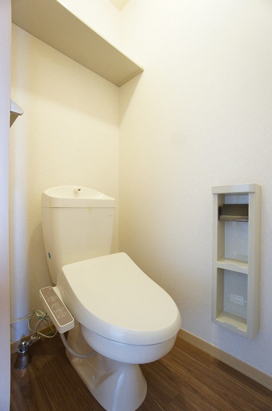 トイレ　トイレには快適な温水洗浄便座付