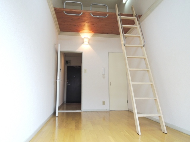 居室・リビング　別号室の参考写真です。