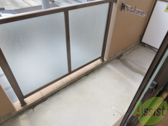 バルコニー　南向きのバルコニーでお洗濯もよく乾きそうです