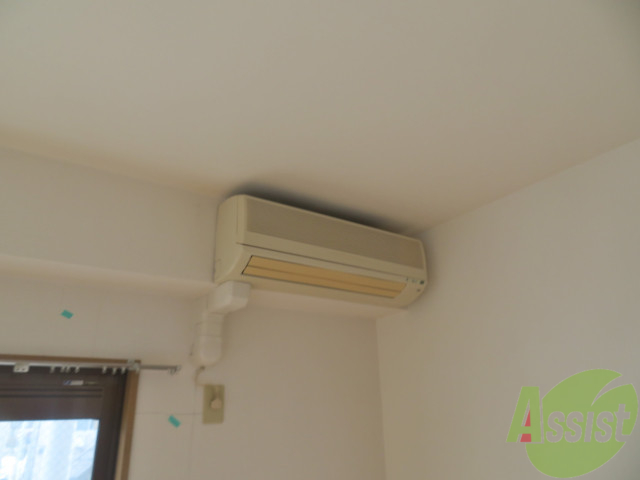 その他設備　季節を問わずエアコンは大活躍ですよね、南側に設置済みです