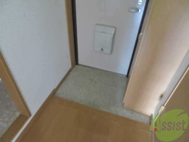 玄関　玄関はこんな感じ、狭すぎず丁度いい感じです。