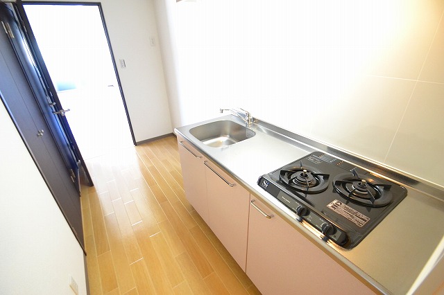 玄関　冷蔵庫もキッチンにおけます