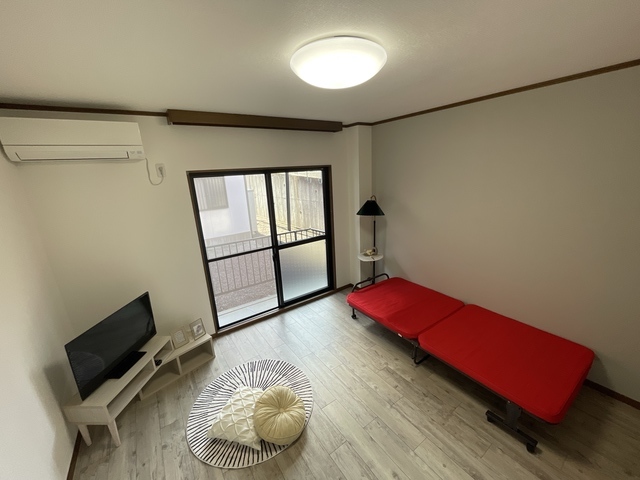 居室・リビング　※補修前の参考画像の為、設備等は現況優先。