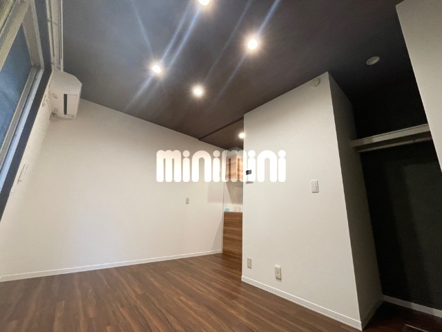 居室・リビング　明るいお部屋です