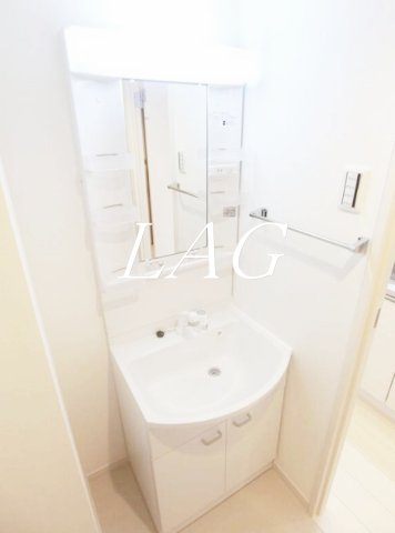 洗面設備　独立洗面台です。