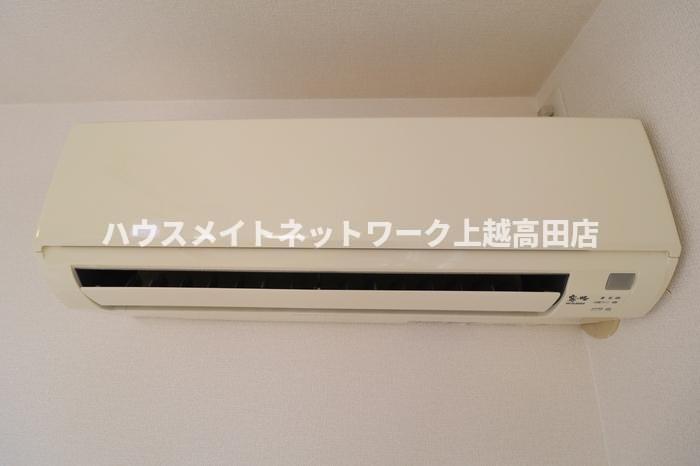 その他設備　備え付けエアコン