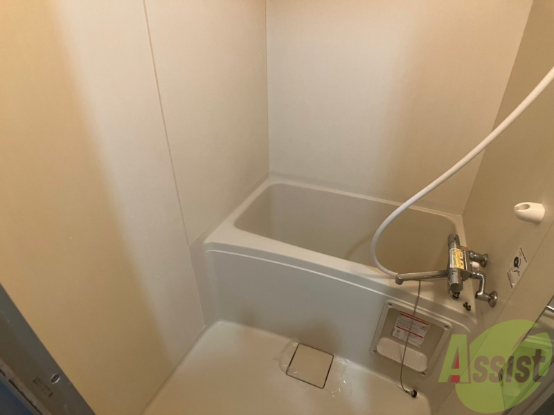 バス・シャワールーム　お風呂になります。一日の疲れを癒してくださいね。