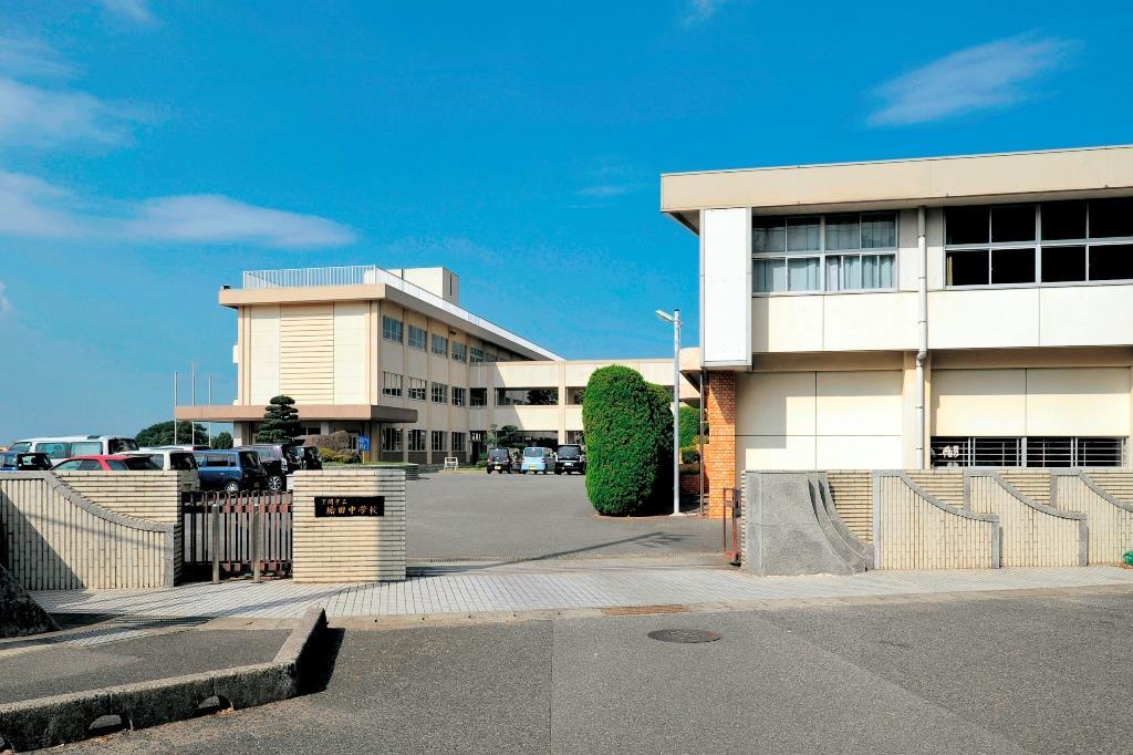 中学校　下関市立垢田中学校（中学校）まで1500m