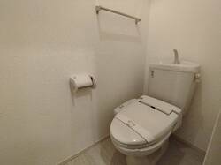 トイレ　103号室　温水洗浄便座