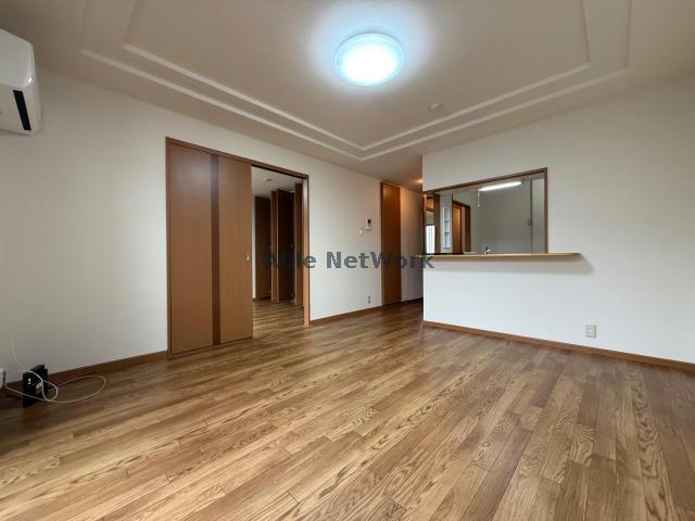 居室・リビング　他号室の写真になります。