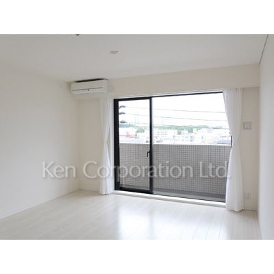 居室・リビング　同タイプ4階のお部屋を撮影。仕様が異なることがあります。