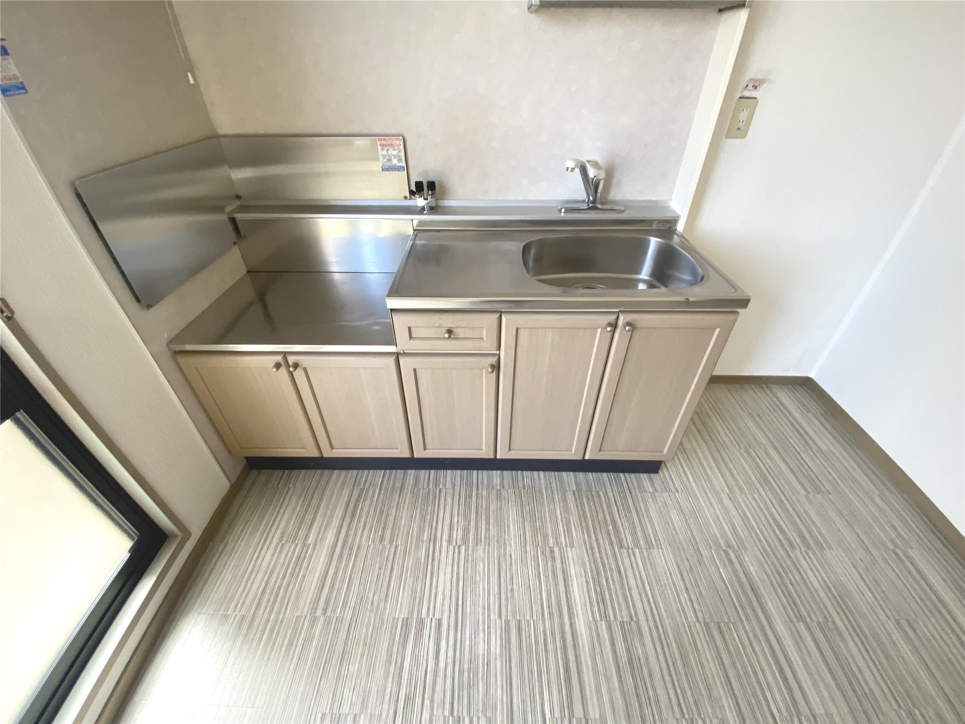 キッチン　※写真はリフォーム前のものです。