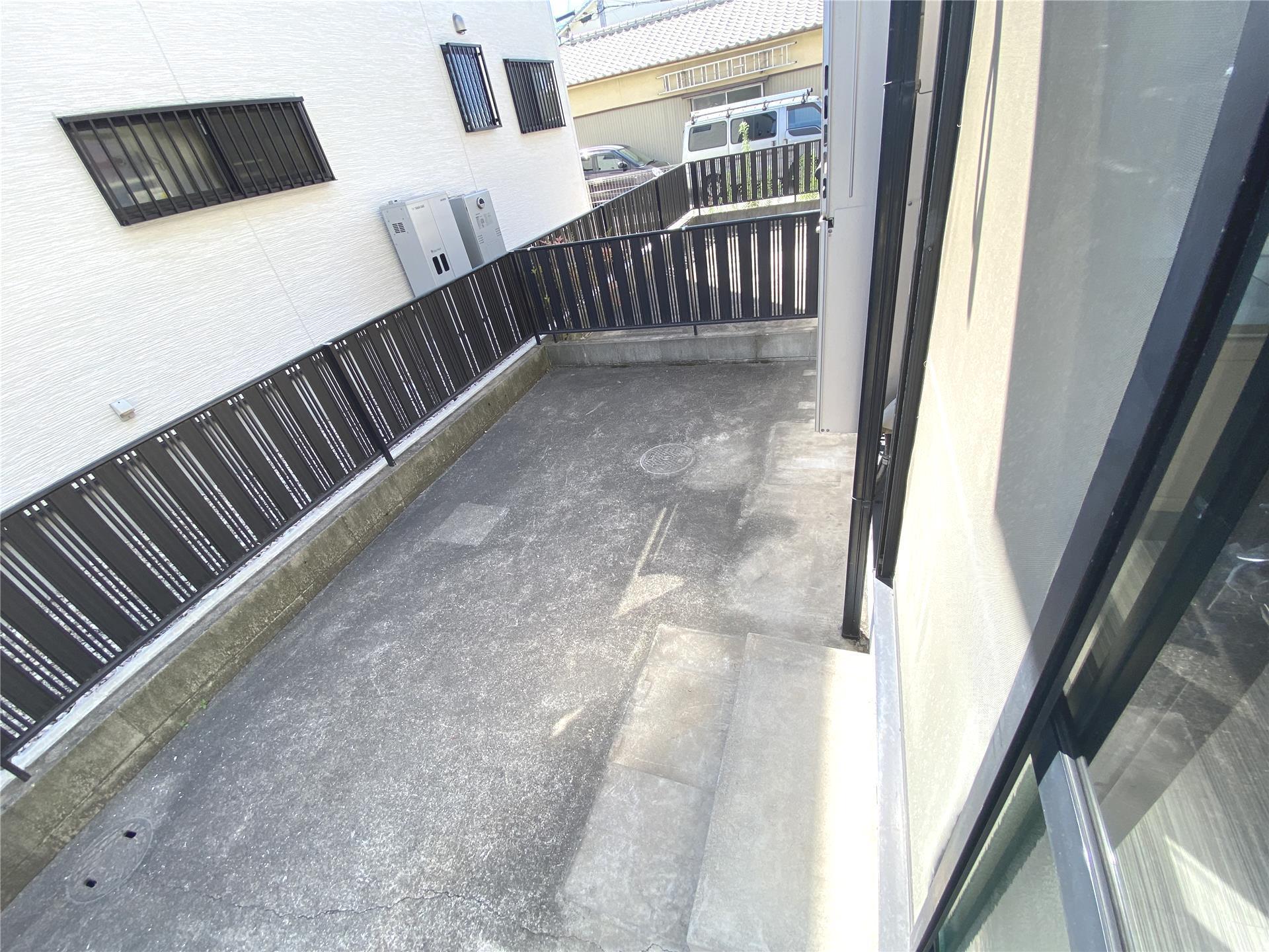 バルコニー　※写真はリフォーム前のものです。