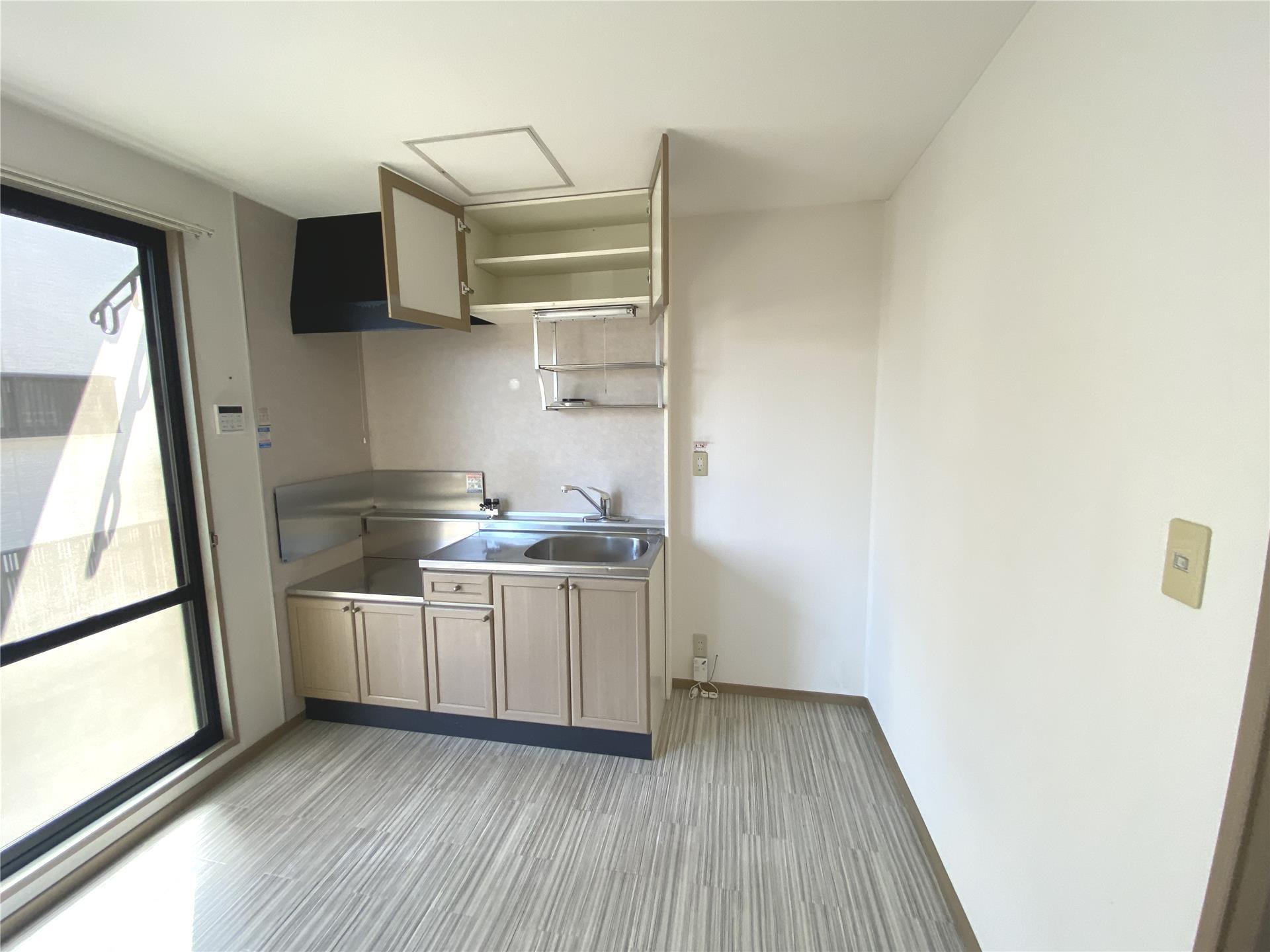 居室・リビング　※写真はリフォーム前のものです。