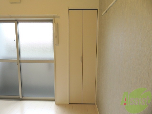 収納　クローゼットには大切なお洋服が収納出来ますね。