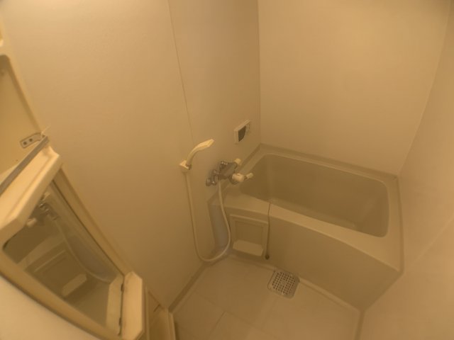 バス・シャワールーム　シンプルで機能的なユニットバスです！