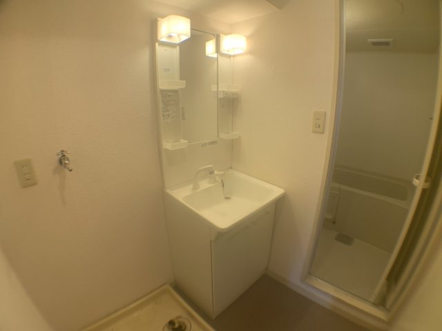 洗面設備　室内洗濯機置き場付きで便利！