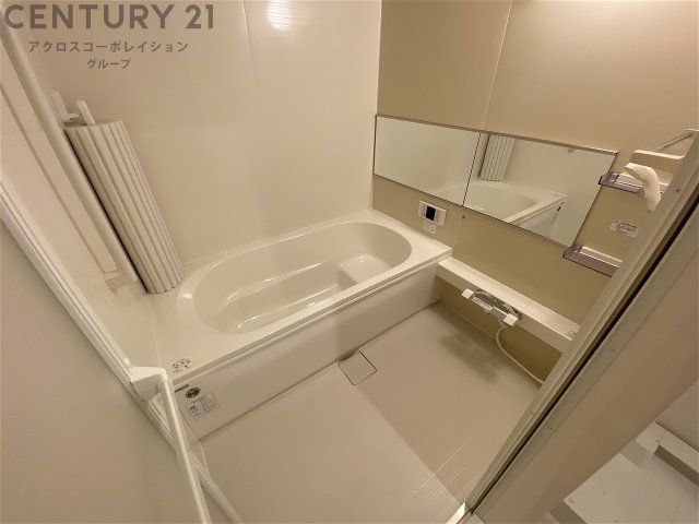 バス・シャワールーム　浴室乾燥・追い炊き機能付きで便利♪