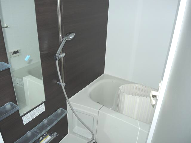 バス・シャワールーム　※同物件参考写真