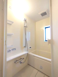 バス・シャワールーム　追い焚き機能付きの浴室です！?