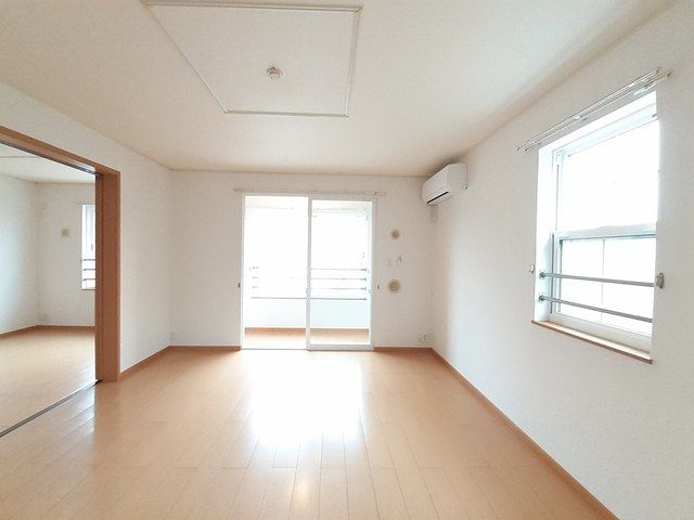 居室・リビング　使いやすい居間です