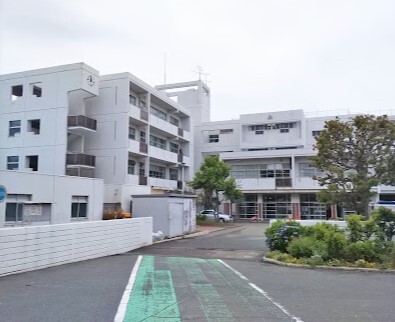 中学校　横浜市立栗田谷中学校（中学校）まで847m