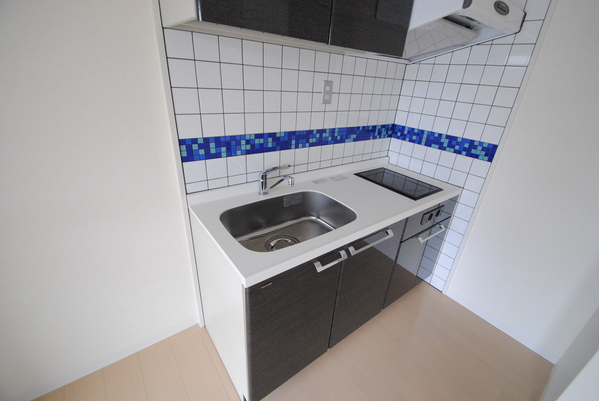 キッチン　2口コンロ、シンクも大きめで使いやすいです。