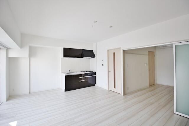 居室・リビング　アンティエ　メゾン