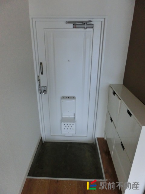 玄関　下駄箱付きの玄関