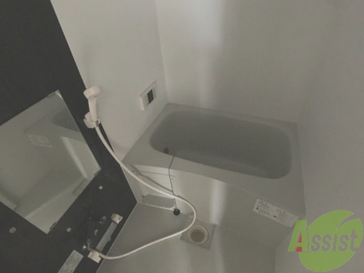 バス・シャワールーム　浴室は狭すぎず、シャワーも浴びやすそうです。