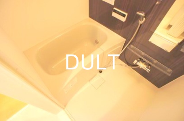 バス・シャワールーム　バスルームです。