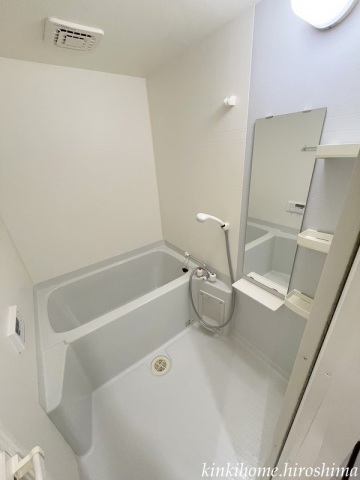 バス・シャワールーム　※反転です。