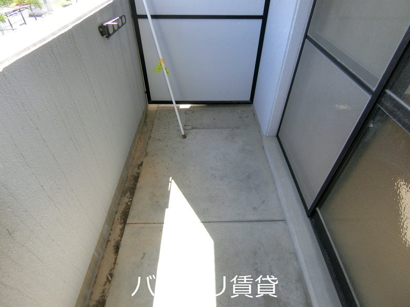 バルコニー　別号室の画像。現況を優先します。
