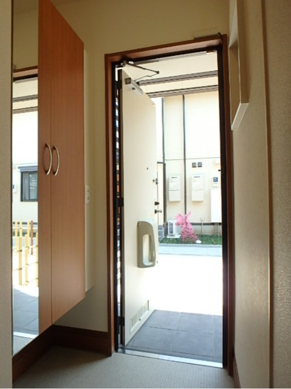 玄関　図面と現状に相違がある場合には現状を優先