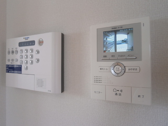 セキュリティ　ホームセキュリティと録画機能付カラーモニターインターホン