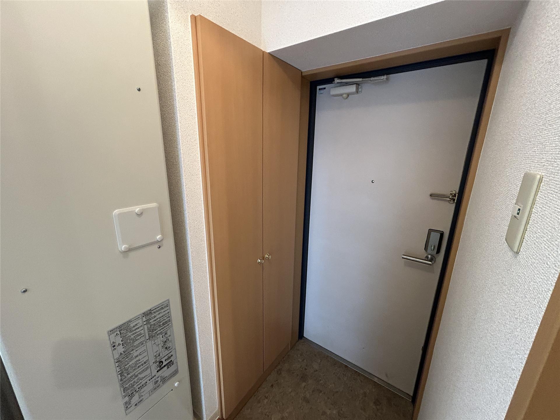 玄関　広めの玄関です(別室参考写真)