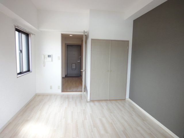 居室・リビング　同物件別号室の写真です。