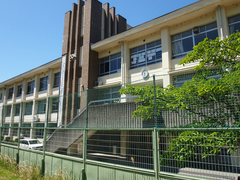 中学校　飛鳥中学校（中学校）まで2100m