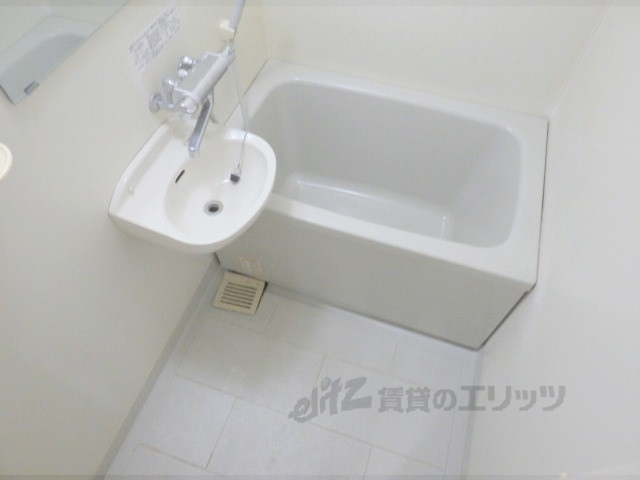 バス・シャワールーム　バス