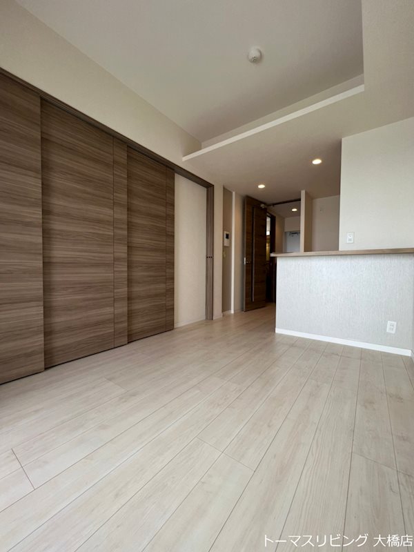 居室・リビング　フローリングカラーはベーシック