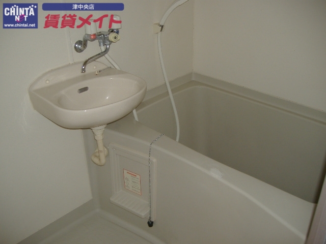 バス・シャワールーム　同型参考写真