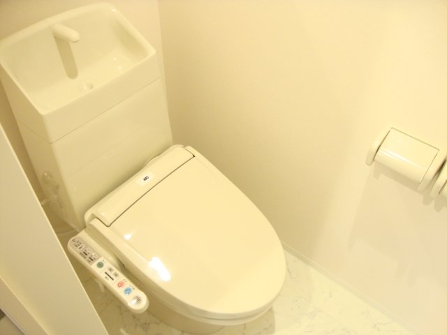 トイレ　シャワー付トイレ