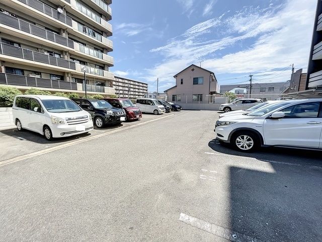 駐車場　駐車場