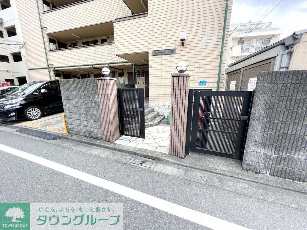 エントランス　駐車場