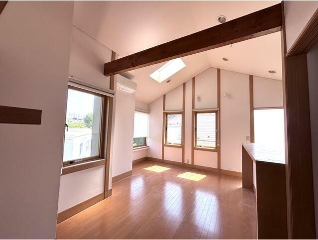 居室・リビング　開放感のあるゆったりとしたお部屋です♪